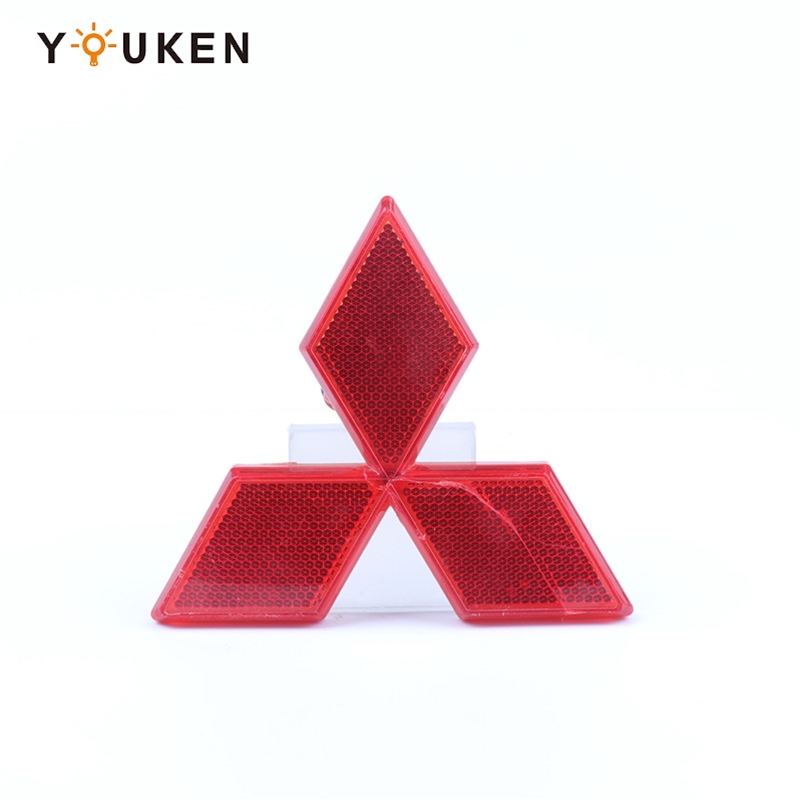 Mitsubishi logo lights